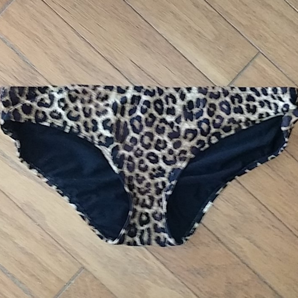 🏷3/20 Leopard Bikini - Picture 3 of 6